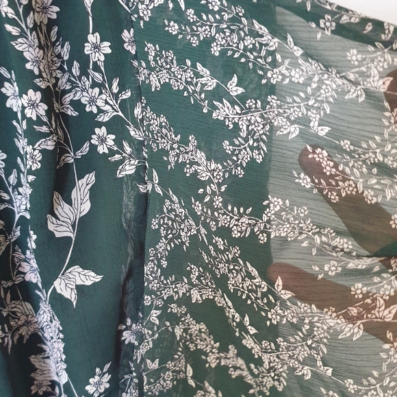 BCBG Maxazria flower print asymmetrical skirt - Picture 9 of 9